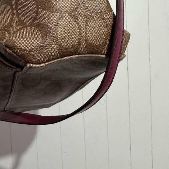 Coach Peyton Pocket Burgundy Shoulder And Crossbody bag. - Picture 11 of 11